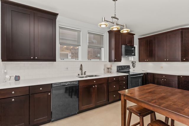 1719 N Newcastle Avenue, Chicago, IL 60707