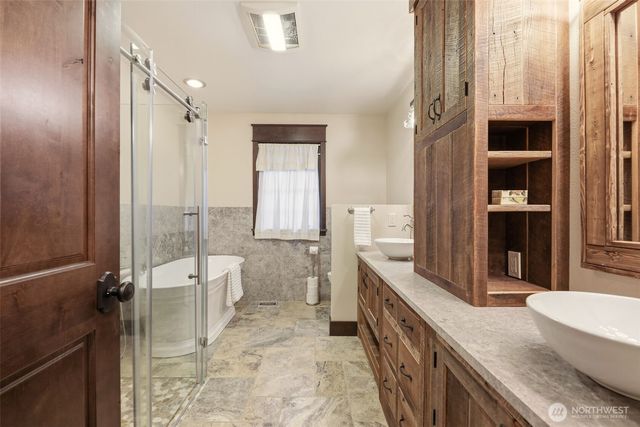 12925 206th Avenue NE, Woodinville, WA 98077