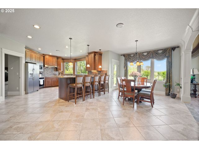 26740 S FISH Rd, Mulino, OR 97042