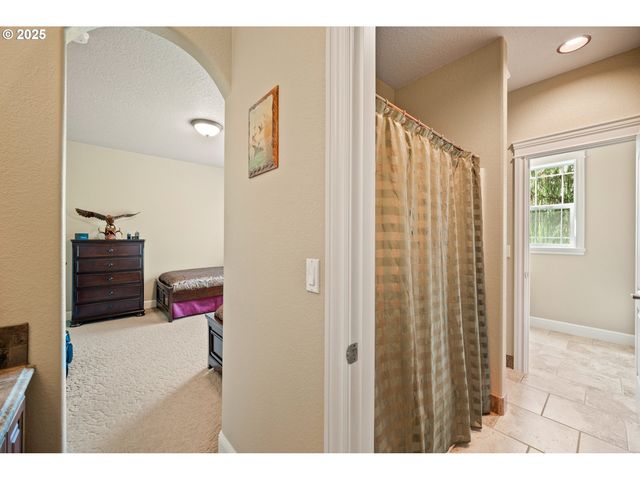 26740 S FISH Rd, Mulino, OR 97042