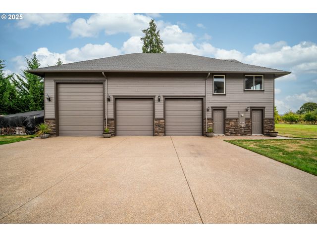 26740 S FISH Rd, Mulino, OR 97042