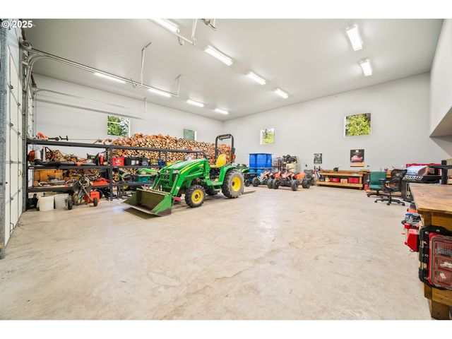 26740 S FISH Rd, Mulino, OR 97042