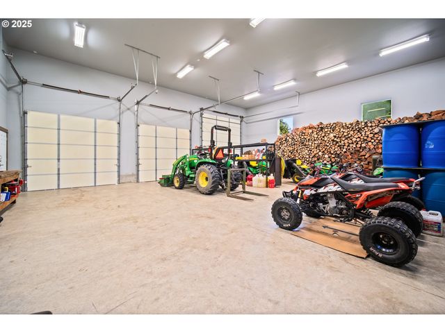 26740 S FISH Rd, Mulino, OR 97042