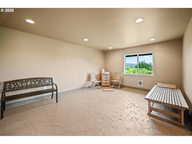 26740 S FISH Rd, Mulino, OR 97042