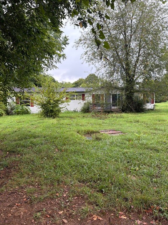 621 Old Highway 31 E 3, Bethpage, TN 37022