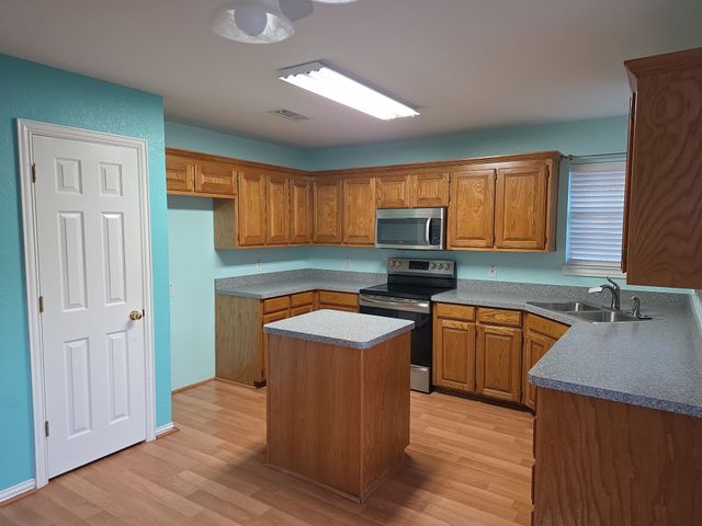 802 Justin Court, Keene, TX 76059