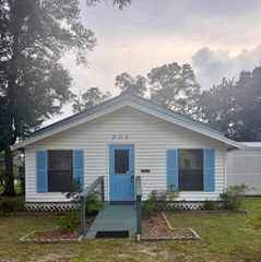 904 Mapoles Street, Crestview, FL 32536