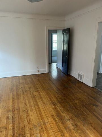 12722 Stoepel Street, Detroit, MI 48238