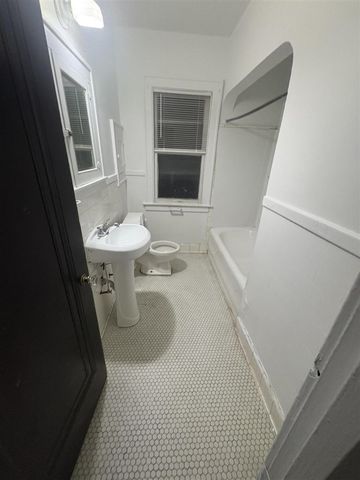 12722 Stoepel Street, Detroit, MI 48238