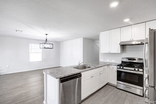 11927 Pewee, San Antonio, TX 78221