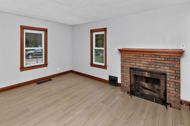 1317 E 16th Street, Des Moines, IA 50316