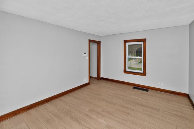 1317 E 16th Street, Des Moines, IA 50316