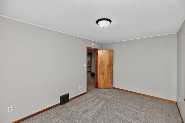 1317 E 16th Street, Des Moines, IA 50316