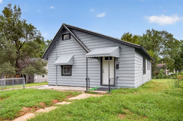 1317 E 16th Street, Des Moines, IA 50316