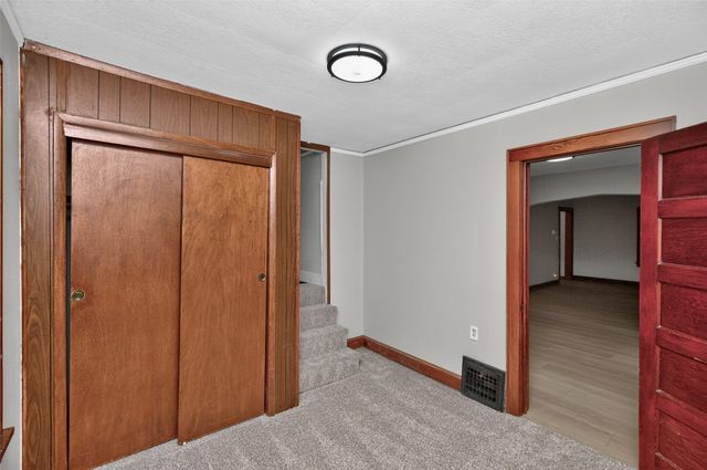 1317 E 16th Street, Des Moines, IA 50316