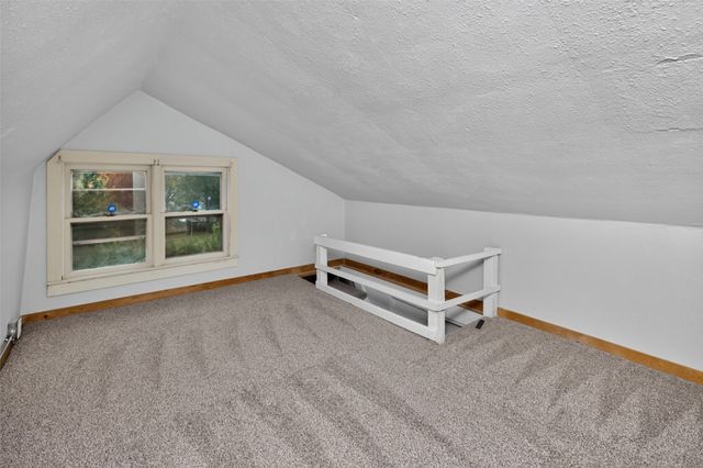 1317 E 16th Street, Des Moines, IA 50316