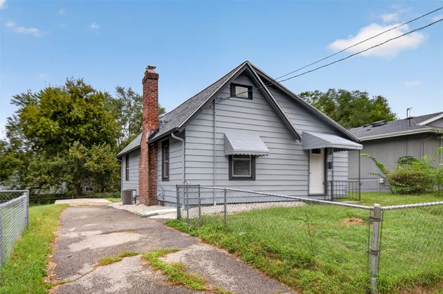 1317 E 16th Street, Des Moines, IA 50316