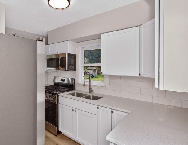 1317 E 16th Street, Des Moines, IA 50316