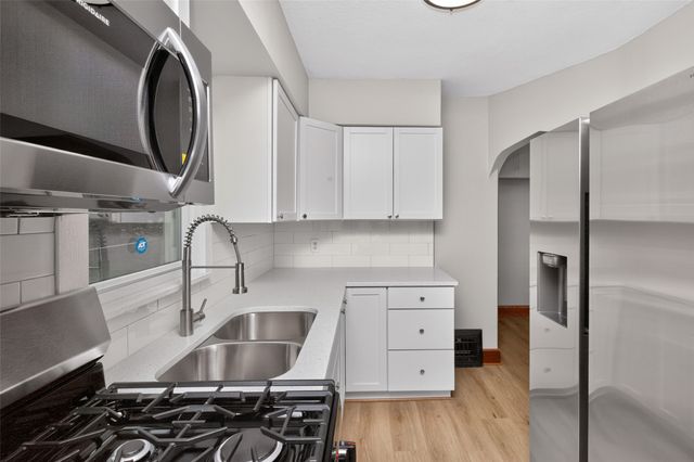 1317 E 16th Street, Des Moines, IA 50316