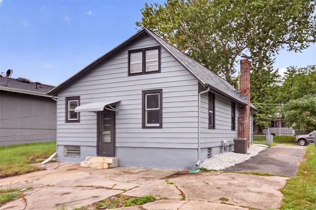 1317 E 16th Street, Des Moines, IA 50316