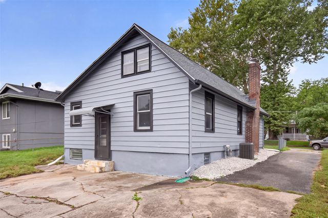 1317 E 16th Street, Des Moines, IA 50316