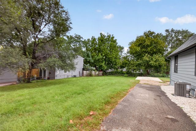 1317 E 16th Street, Des Moines, IA 50316