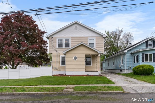 39 Woodcrest Avenue, Stratford, CT 06614