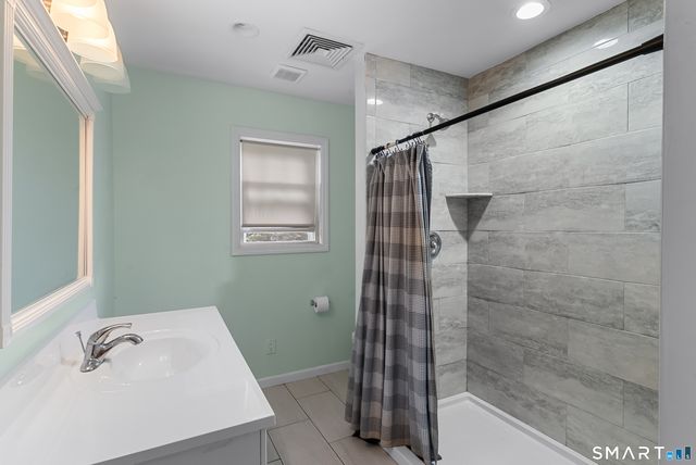 39 Woodcrest Avenue, Stratford, CT 06614