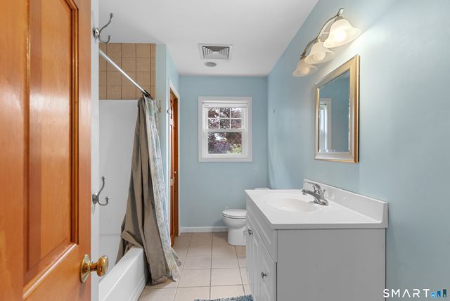 39 Woodcrest Avenue, Stratford, CT 06614