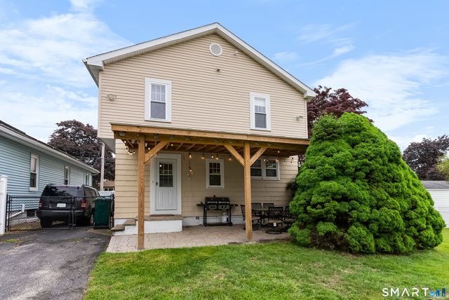 39 Woodcrest Avenue, Stratford, CT 06614