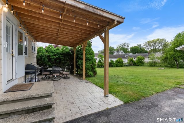 39 Woodcrest Avenue, Stratford, CT 06614