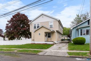 39 Woodcrest Avenue, Stratford, CT 06614