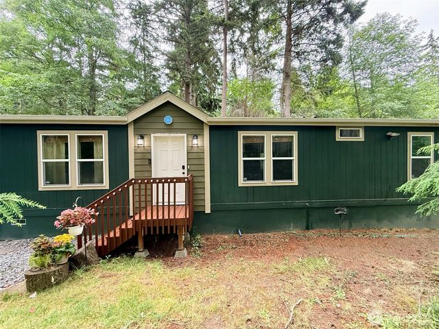 1376 Silver Lake Road, Oak Harbor, WA 98277
