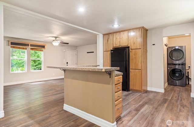 1376 Silver Lake Road, Oak Harbor, WA 98277