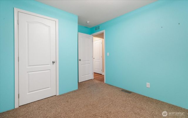 1376 Silver Lake Road, Oak Harbor, WA 98277