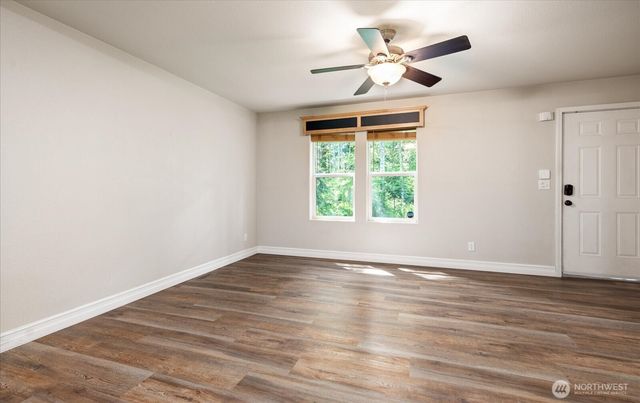 1376 Silver Lake Road, Oak Harbor, WA 98277