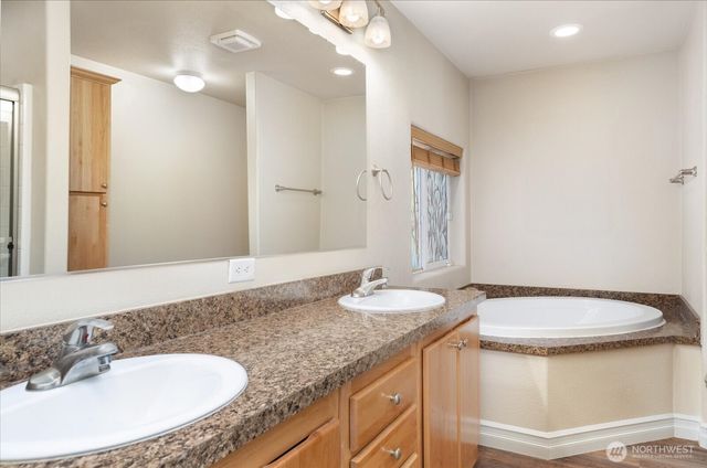 1376 Silver Lake Road, Oak Harbor, WA 98277