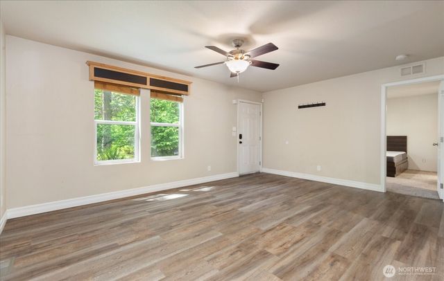 1376 Silver Lake Road, Oak Harbor, WA 98277