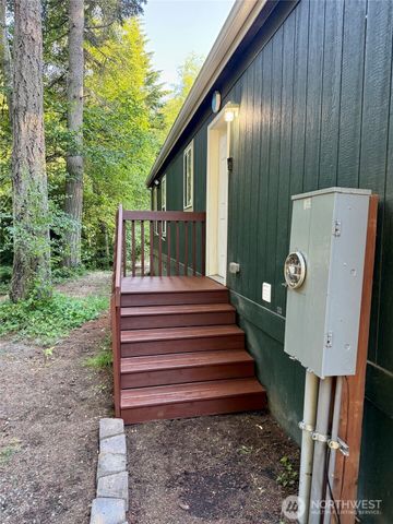 1376 Silver Lake Road, Oak Harbor, WA 98277