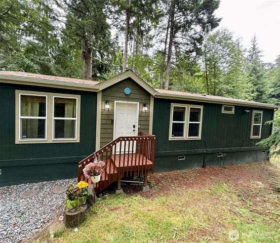 1376 Silver Lake Road, Oak Harbor, WA 98277