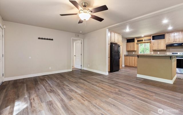 1376 Silver Lake Road, Oak Harbor, WA 98277