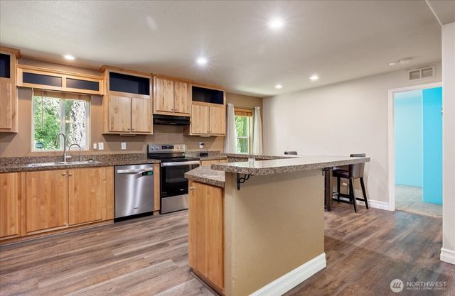 1376 Silver Lake Road, Oak Harbor, WA 98277