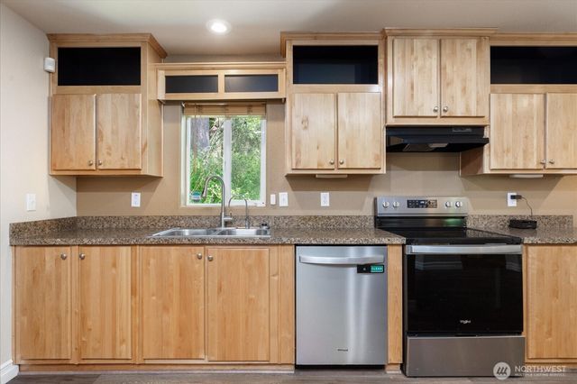 1376 Silver Lake Road, Oak Harbor, WA 98277