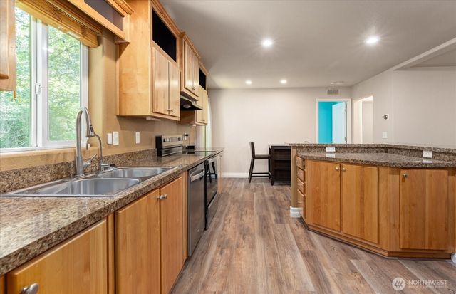 1376 Silver Lake Road, Oak Harbor, WA 98277