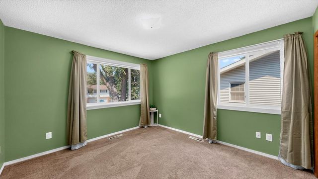 2666 E River Road NE, Rochester, MN 55906