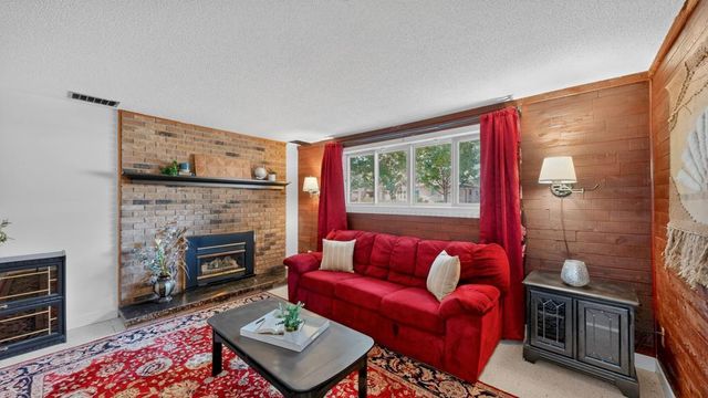 2666 E River Road NE, Rochester, MN 55906