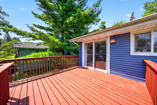 2666 E River Road NE, Rochester, MN 55906