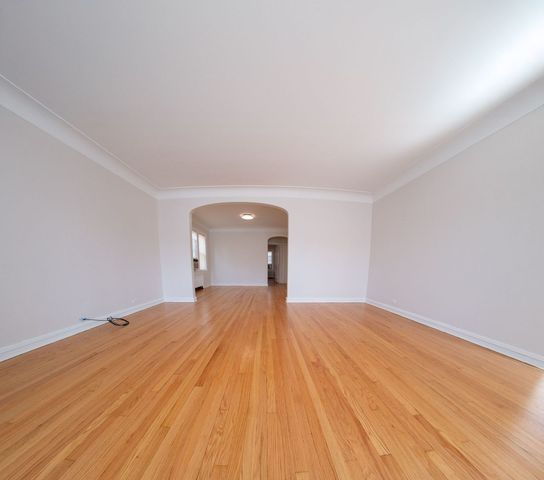3241 N Normandy Avenue, Chicago, IL 60634
