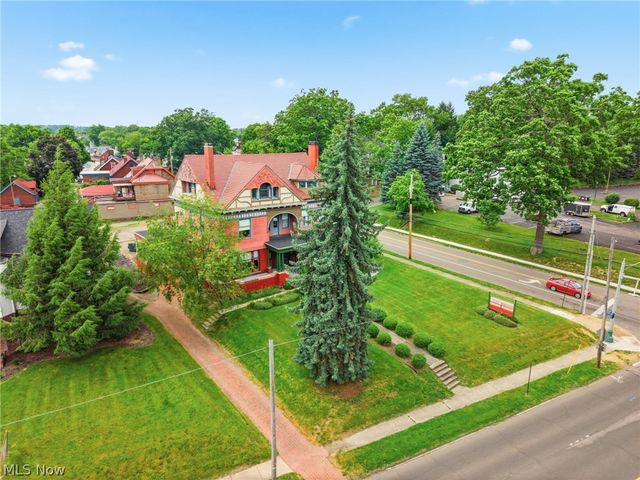 1435 Market Ave N, Canton, OH 44714