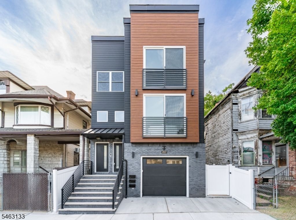 257 S 7Th St, Newark City, NJ 07103 — exterior